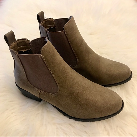 🍂 Distressed Camel Perfect Slip On Fall Bootie 🍁 - Picture 8 of 8